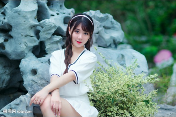 桑拿女风采武汉展，性感瞬间尽收眼底